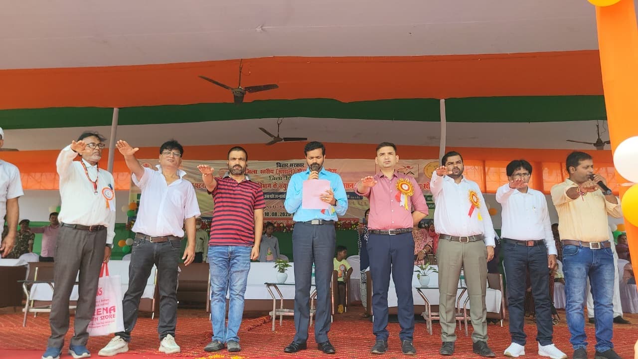 खेलों से होता है तन-मन का संपूर्ण विकास : डीएम