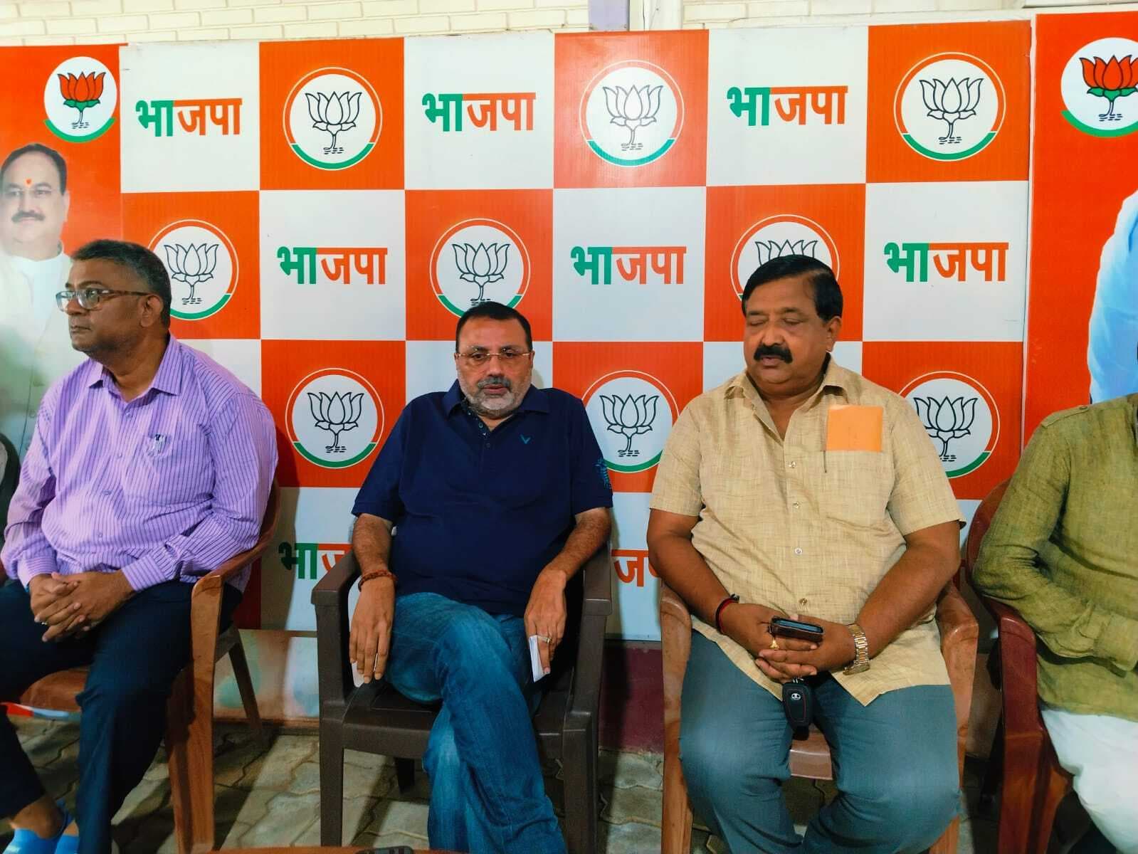 Deoghar News : बैद्यनाथ कॉरिडोर में मंदिर के ढांचे से कोई छेड़छाड़ नहीं होने देंगे : डॉ निशिकांत