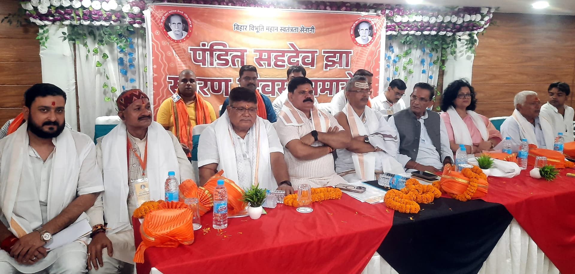 पार्क या सरकारी कार्यालय परिसर में स्थापित हो पं.सहदेव झा की मूर्ति : सतीशचंद्र दूबे