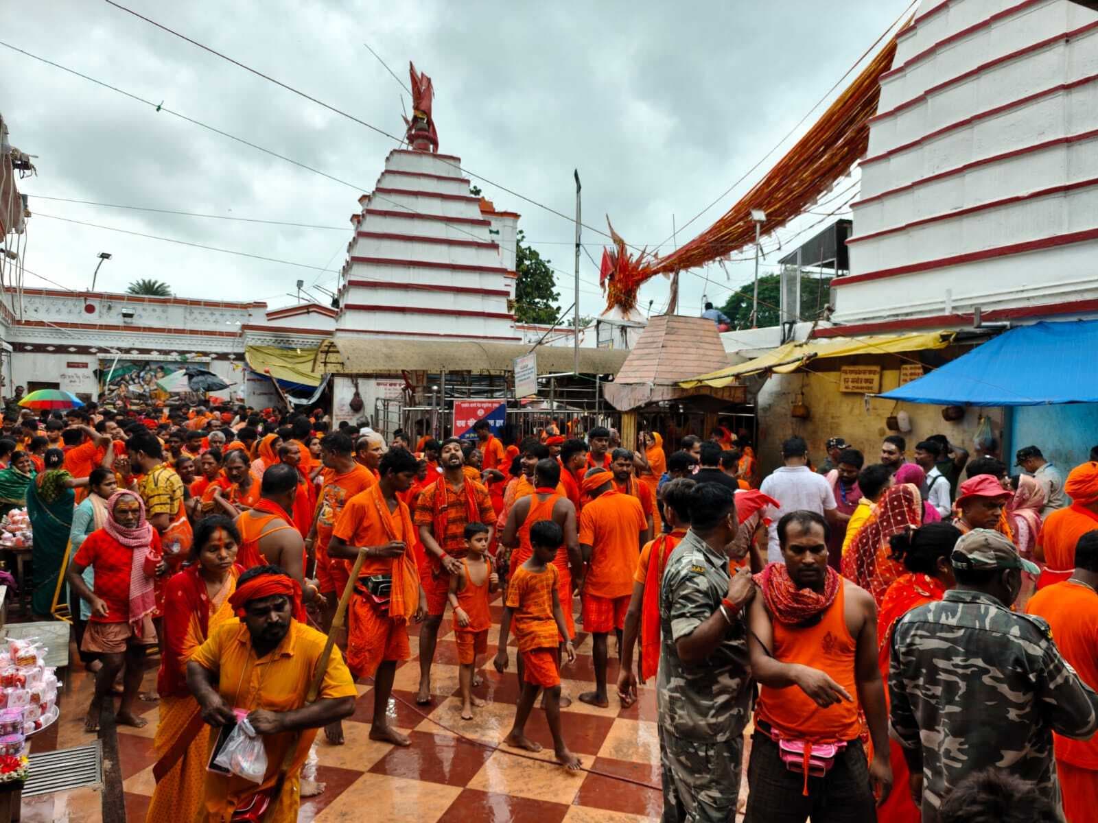 पहले दिन 45 हजार श्रद्धालुओं ने की स्पर्श पूजाश्रावणी मेला 2025 में बाबा फौजदारीनाथ को 5,03,11,867 करोड़ की हुई आमदनी