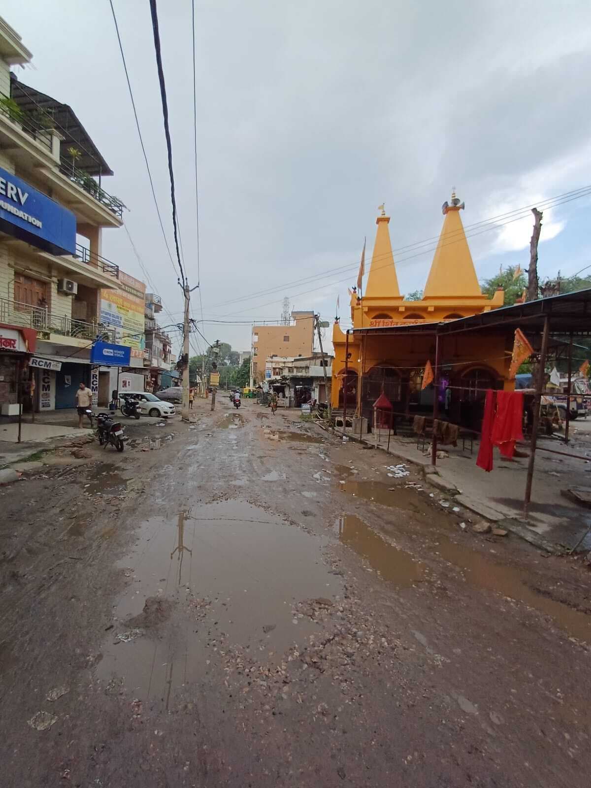 बारिश से जगह-जगह जलजमाव, स्मार्ट सिटी की नालियों ने दिया धोखा