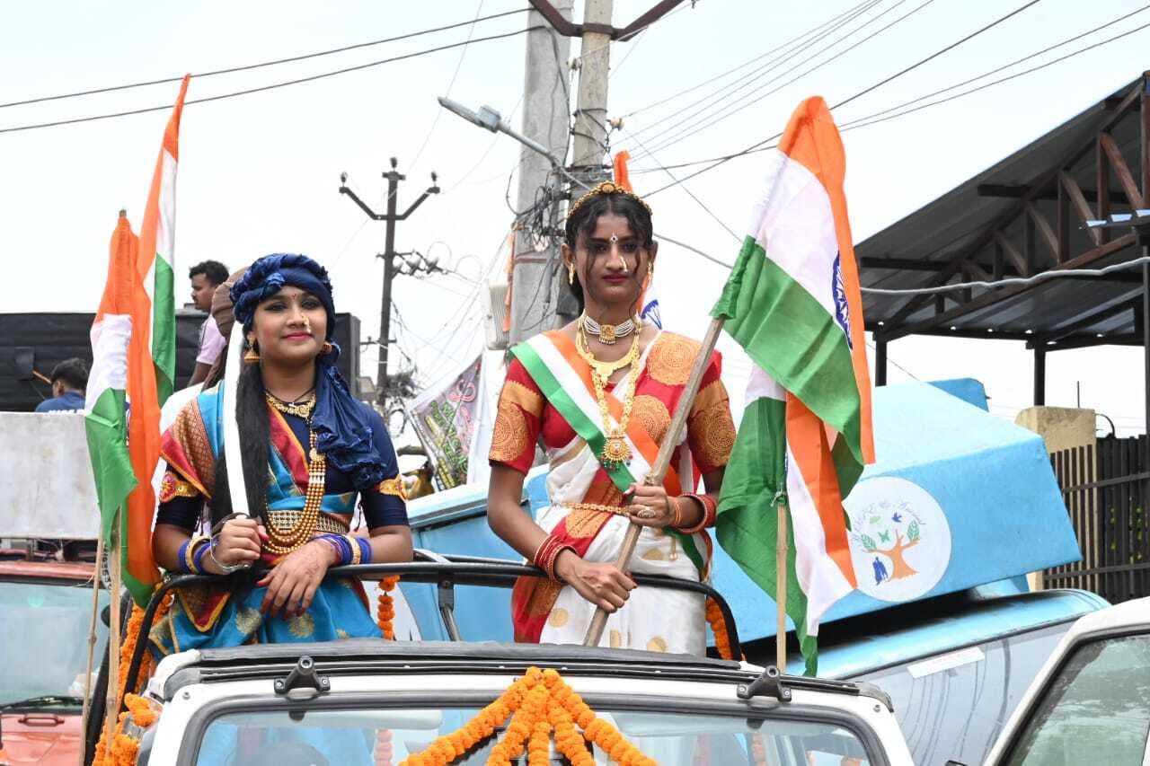 Ranchi News : सुरेश्वर महादेव मंदिर से निकाली 1000 मीटर लंबी तिरंगा यात्रा