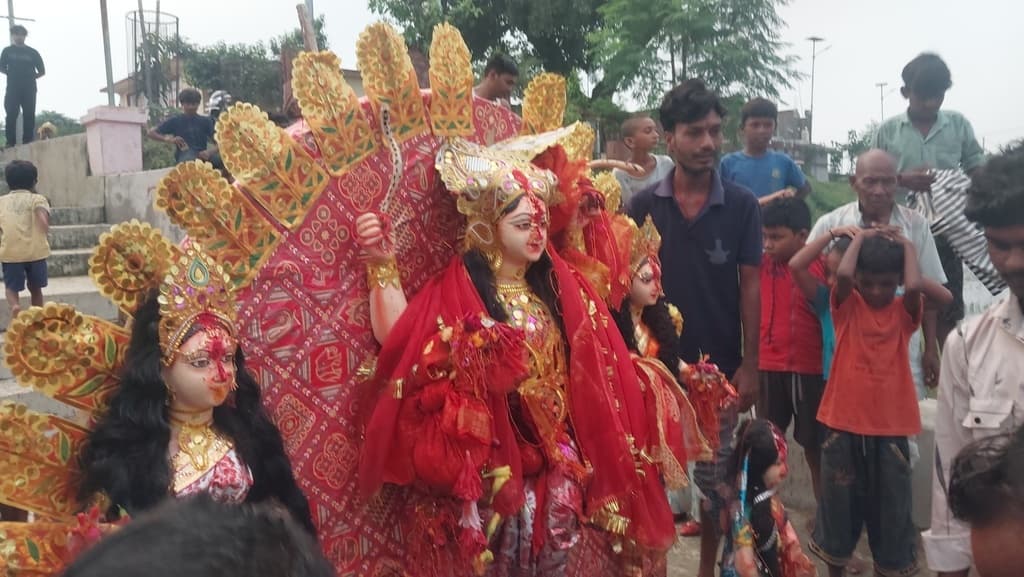 महागामा में आस्था और उल्लास के साथ संपन्न हुई दो दिवसीय विषहरी पूजा