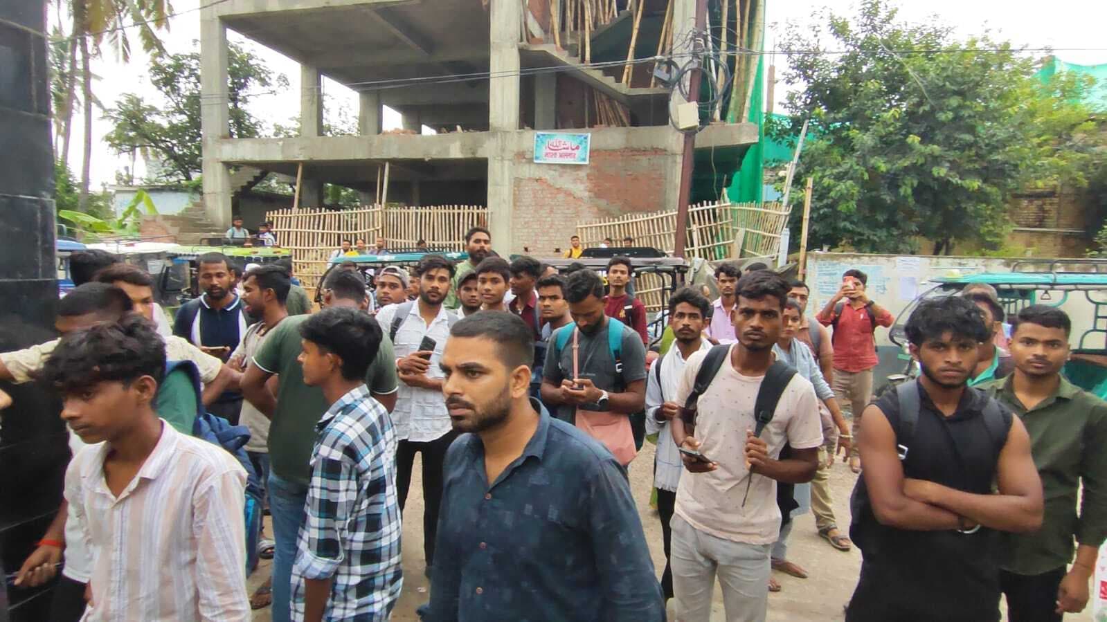 Darbhanga News: कर्मचारी चयन आयोग की परीक्षा में आधा से भी कम परीक्षार्थी हुए शामिल