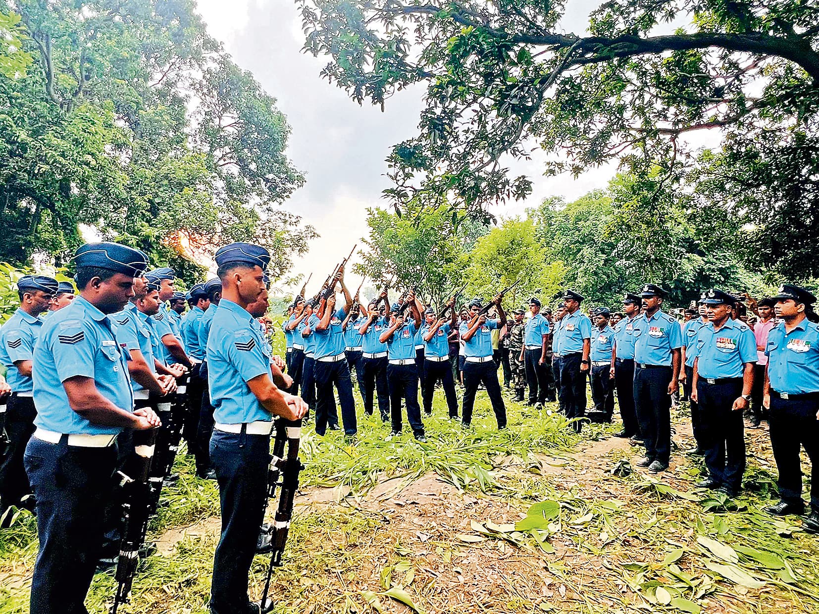 Gopalganj News  : वीर सपूत राजू साह का सैन्य सम्मान के साथ हुआ अंतिम संस्कार, रो पड़ा पूरा गांव