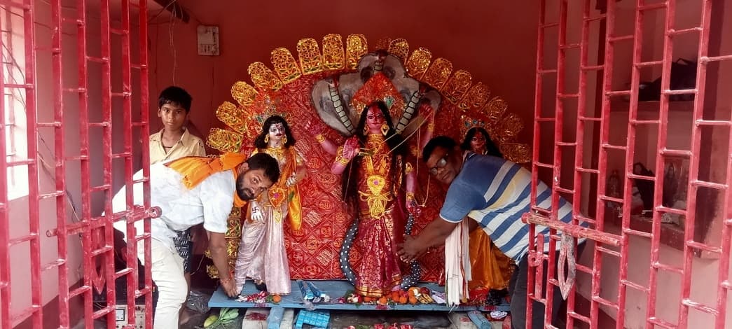 ठाकुरगंगटी के बनियाडीह व बभनिया गांव में धूमधाम से संपन्न हुई विषहरी पूजा