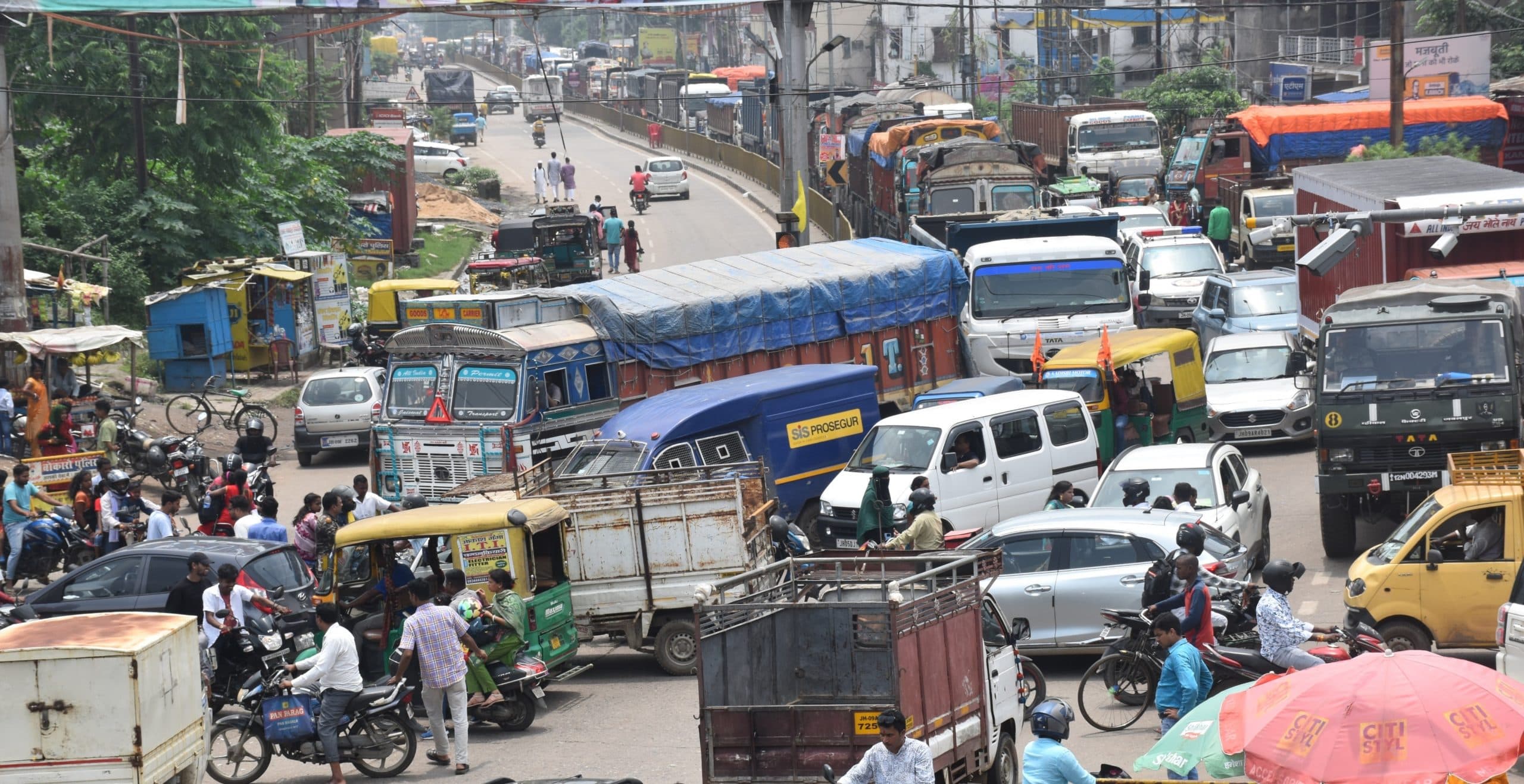 Bokaro News :सुबह होते ही जोधाडीह मोड़ चौक पर लग जाता है जाम, रेंगने लगती हैं गाड़ियां