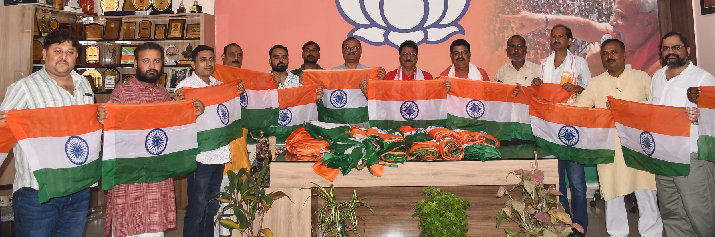 Bokaro News : तिरंगा गर्व, साहस और बलिदान का प्रतीक : बिरंची नारायण