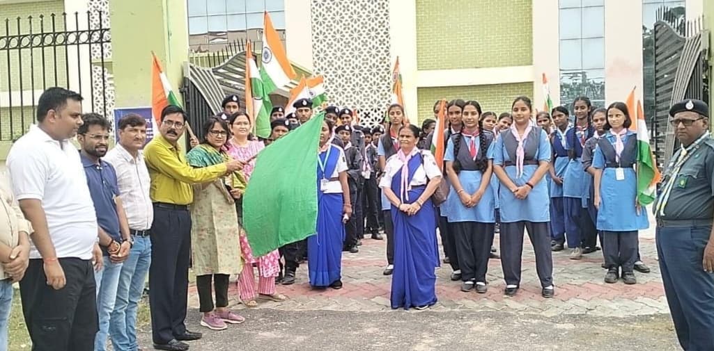 Saran News : भारत स्काउट और गाइड ने निकाली भव्य तिरंगा यात्रा