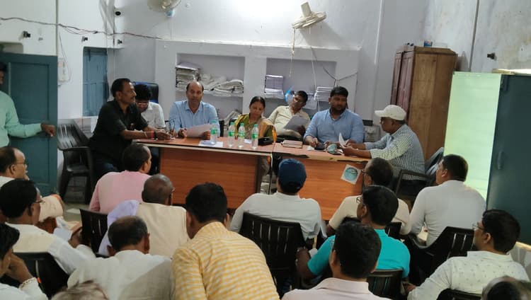 विभागीय अधिकारी हर माह प्रगति रिपोर्ट प्रस्तुत करेंगे: बीडीओ