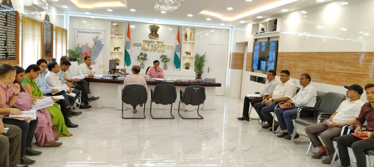 स्वतंत्रता दिवस समारोह की हो समयबद्ध तैयारी : डीएम