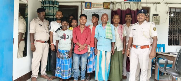 बलिया बेलौन पुलिस ने आठ शराबियों को किया गिरफ्तार