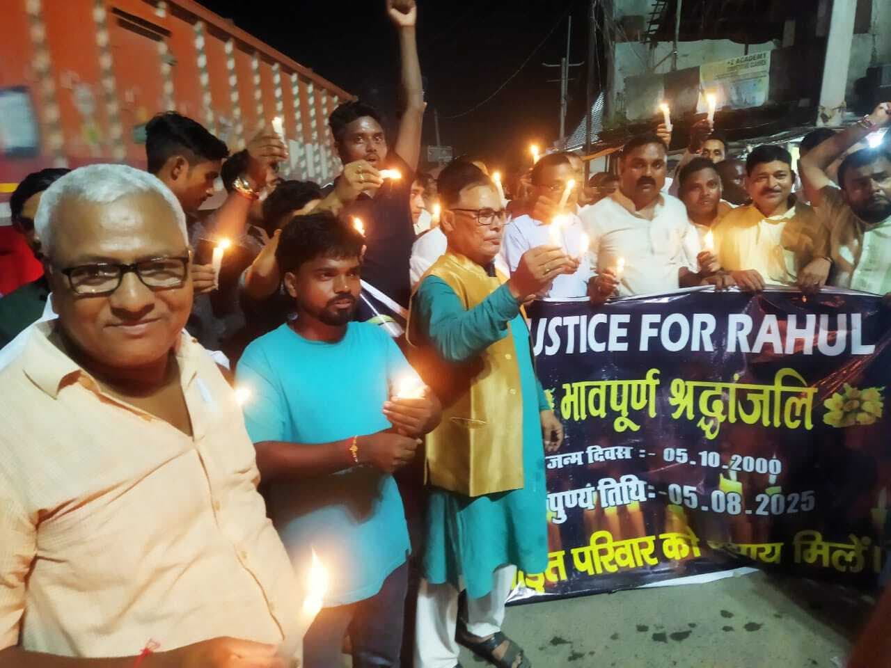 मेडिकल छात्र की हत्या के विरोध में सर्वदलीय कैंडल मार्च, दोषियों को फांसी की मांग