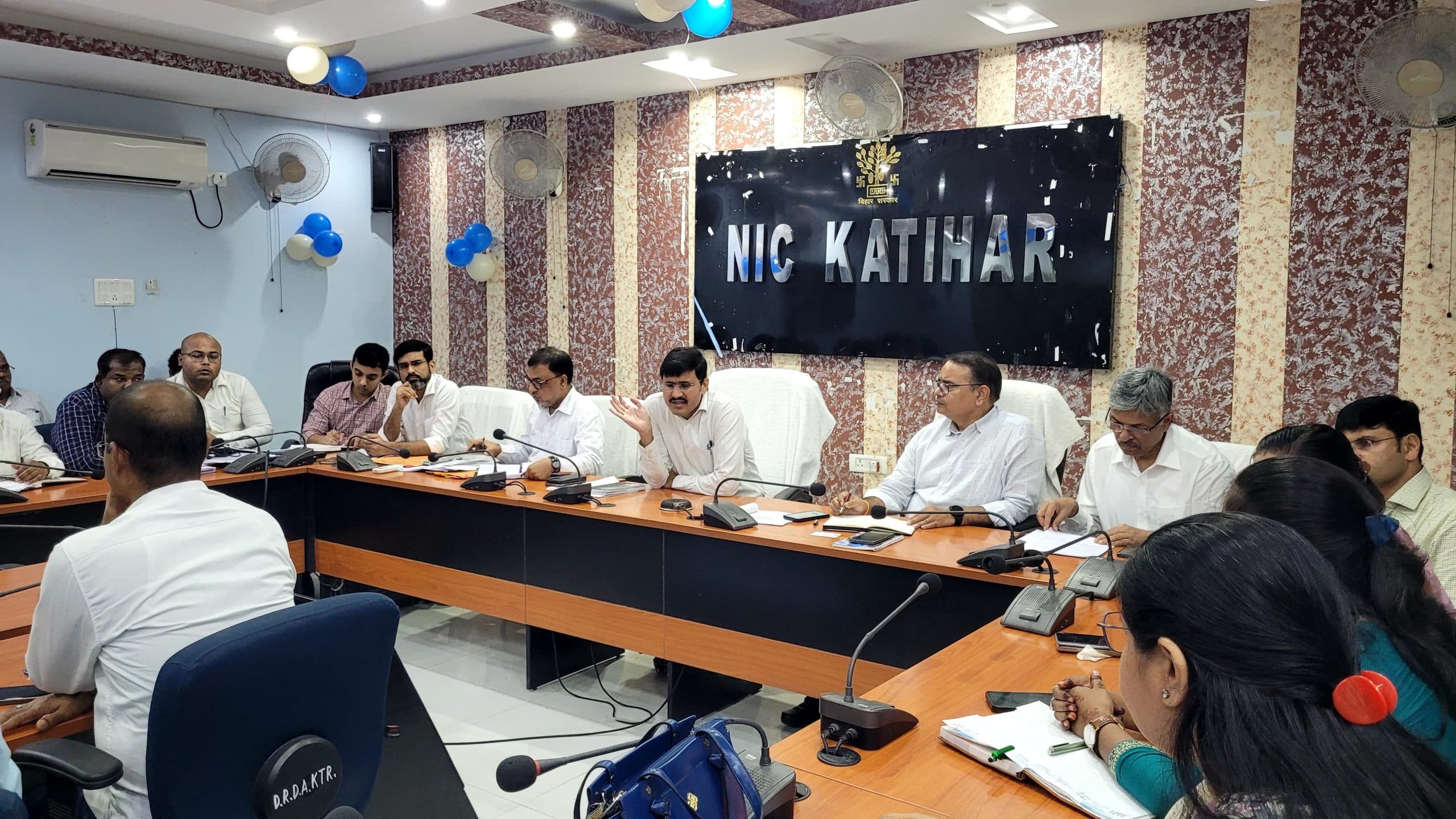 बाढ़ पीड़ितों के लिए राहत व बचाव कार्य सुनिश्चित करें: डीएम