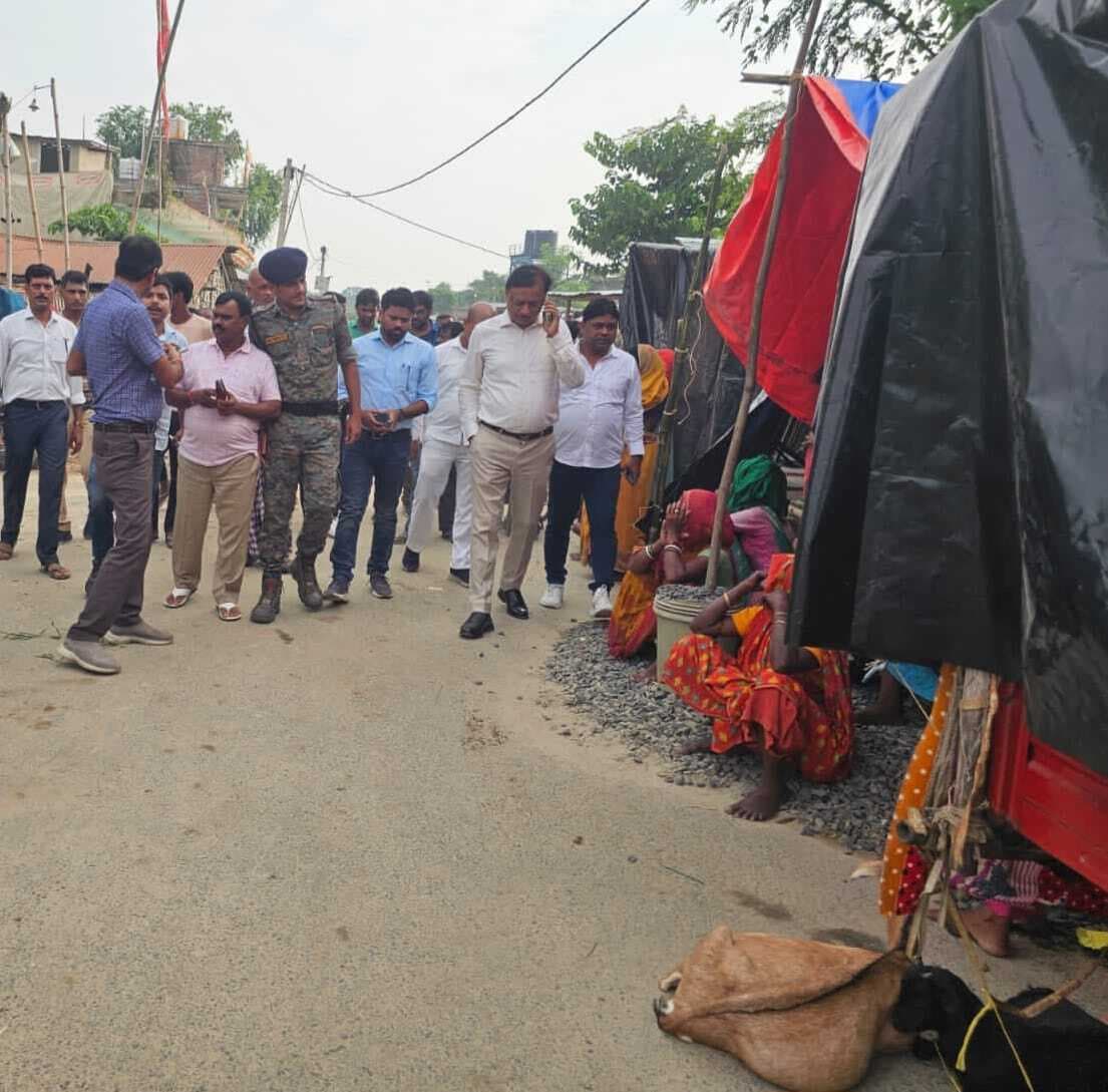 बरारी में बाढ़ पीड़ितों के लिए डीडीसी ने तीन सामुदायिक किचन कराया शुरू