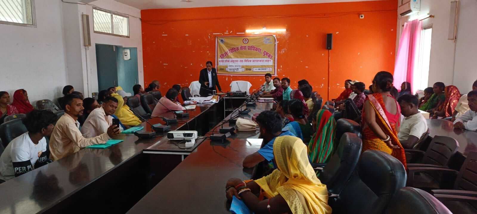 विधिक जागरुकता शिविर लोगों को मिली कानून की जानकारी