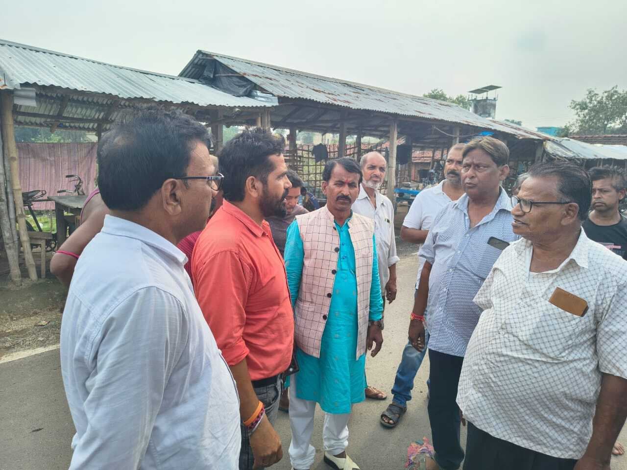 जिप उपाध्यक्ष ने आसनबनी बाजार की जमीन का लिया जायजा