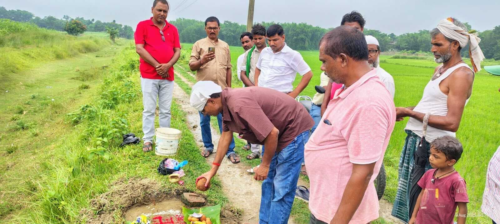 तीन पंचायतों में तीन पक्की सड़कों का होगा निर्माण, किया भूमि पूजन