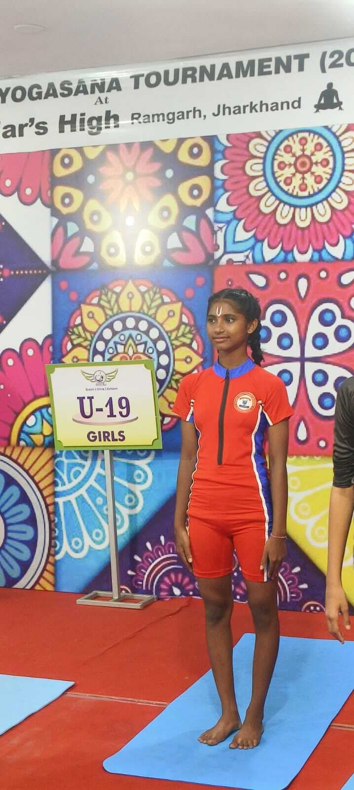 राष्ट्रीय योगासन के लिए बुंडू की छात्रा भूमिका का चयन