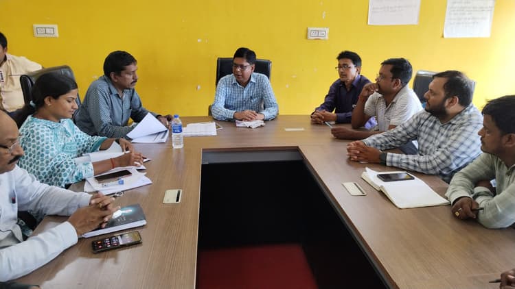 प्रखंड में संचालित मनरेगा की 18000 योजनाएं शीघ्र पूरा करें: प्रभारी बीडीओ