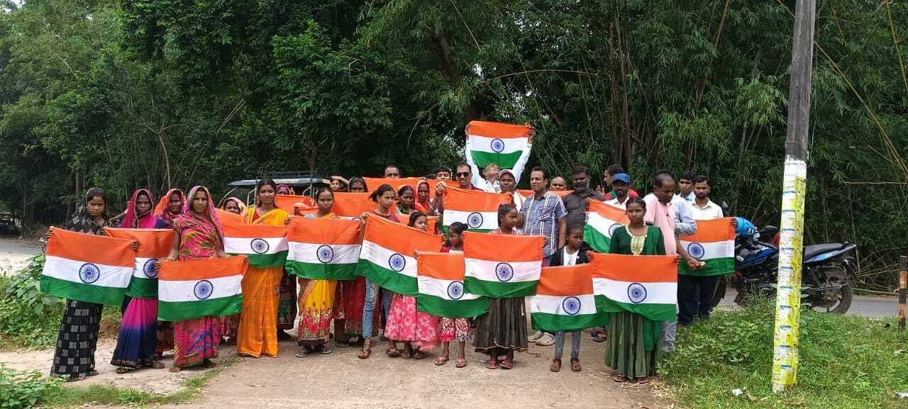 Deoghar news : रिखिया में भाजपा कार्यकर्ताओं ने निकाली तिरंगा यात्रा