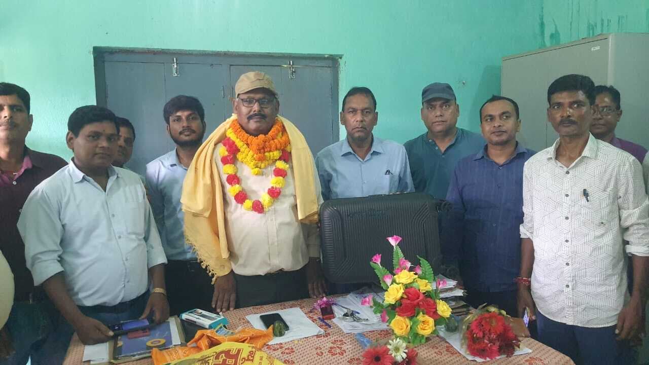 स्थानांतरित बीएओ को दी विदाई, प्रशिक्षु बीएओ का हुआ स्वागत