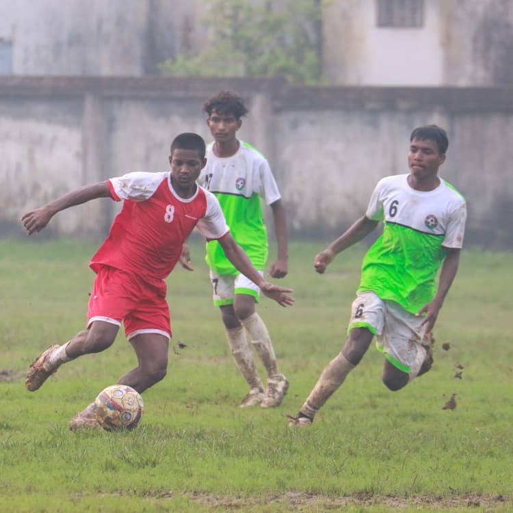 jsa a division football league: स्माइल क्लब व अर्बन सर्विसेज की टीम जीती