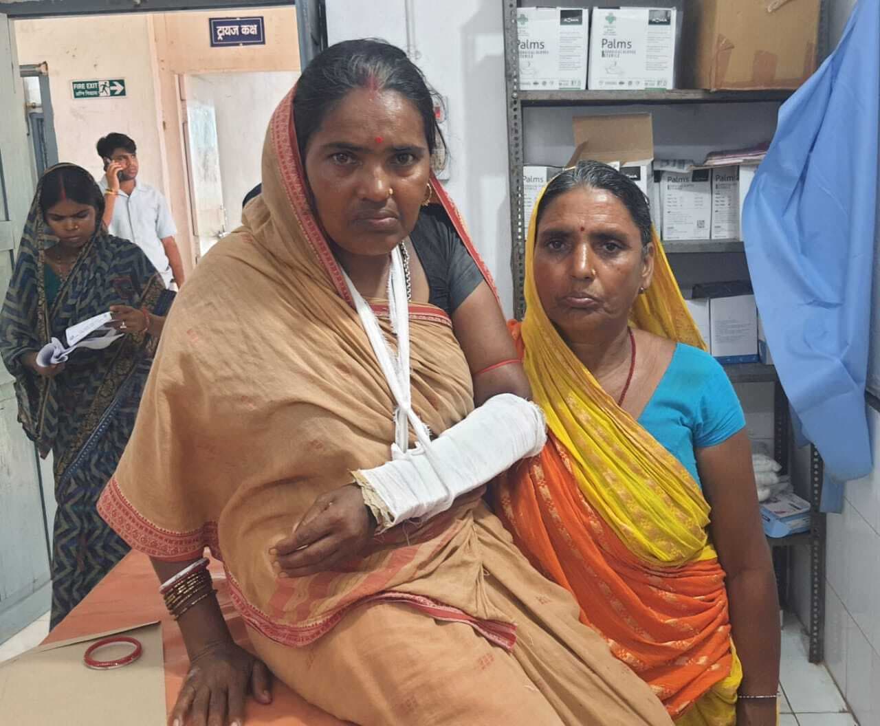 मवेशी पार करने के विवाद में महिला का तोड़ा हाथ