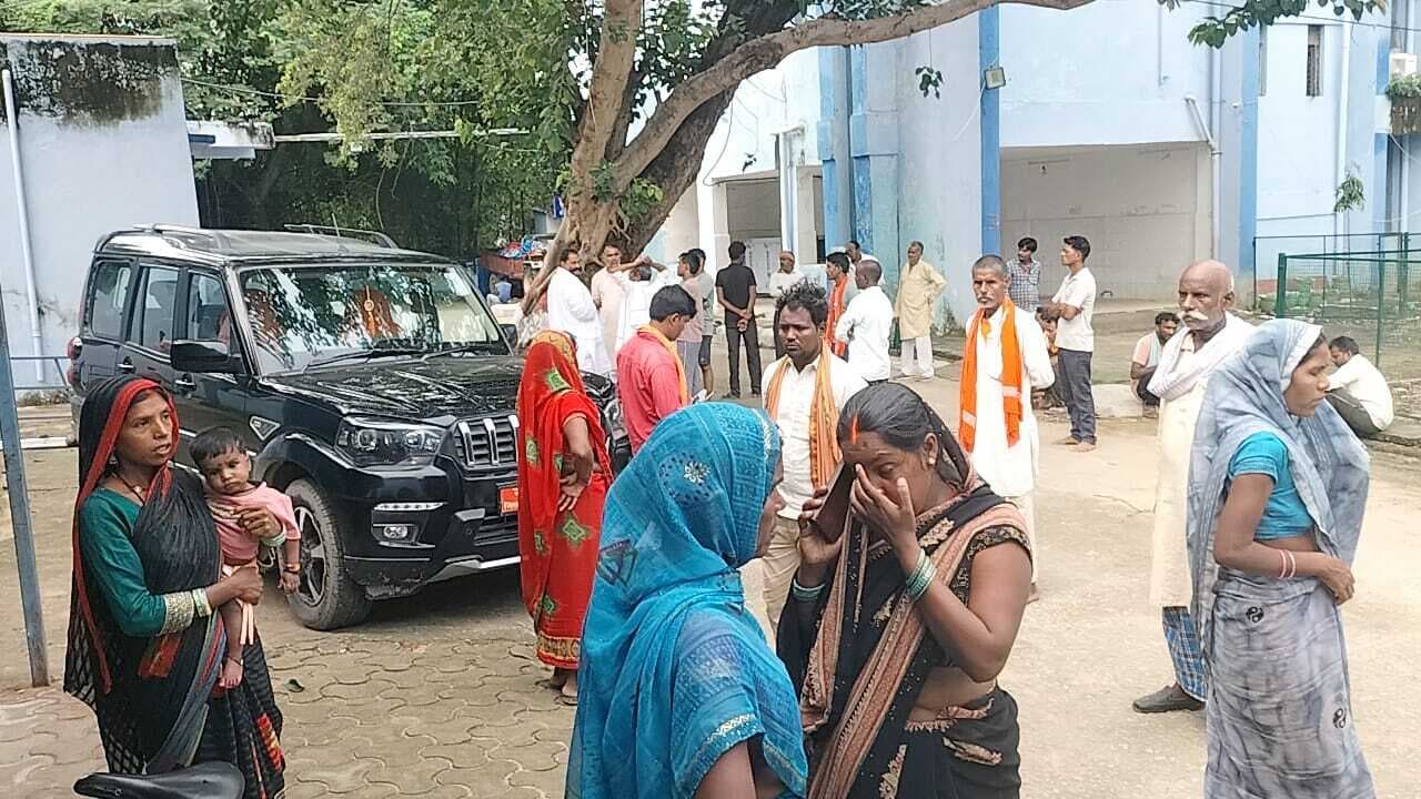 kaimur News : सड़क हादसे में गंगाजल लेकर लौट रहे कांवरिये की मौत, एक घायल