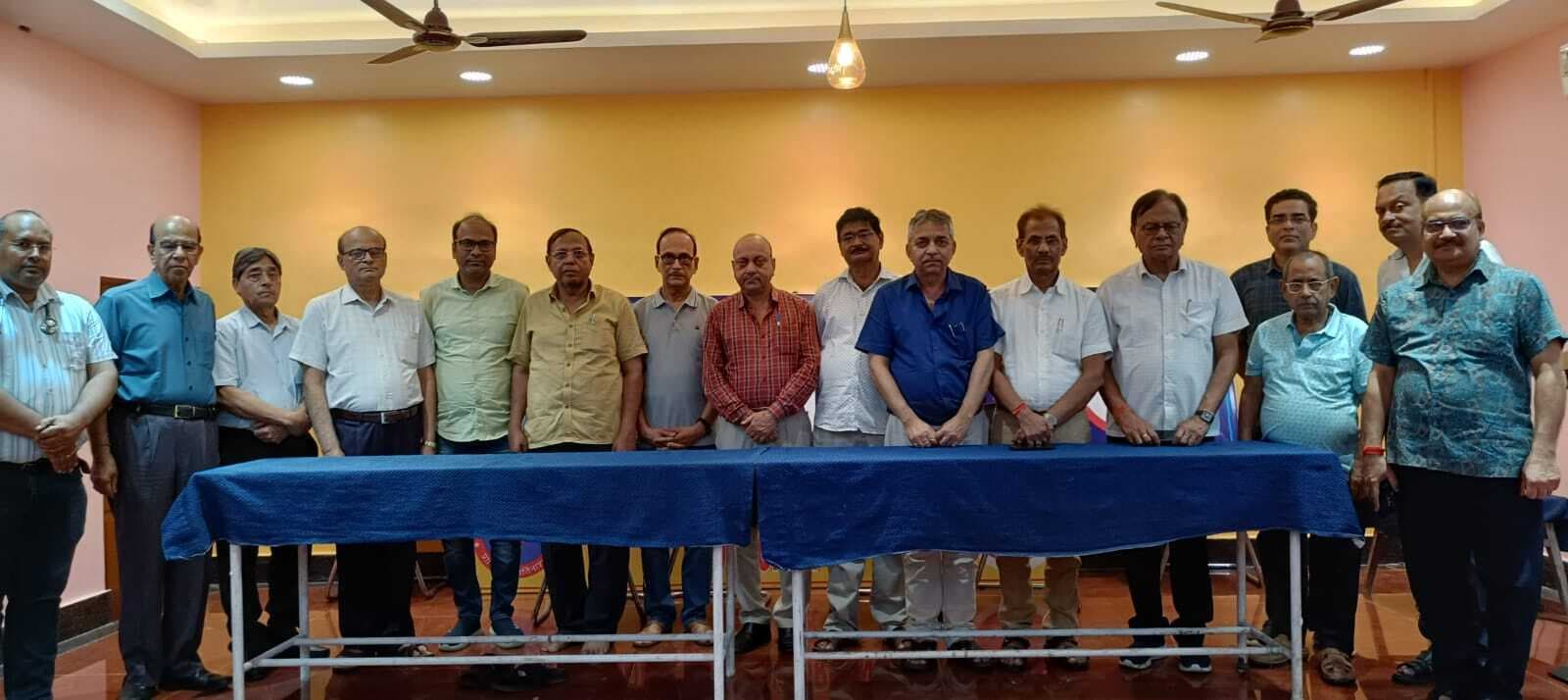 Deoghar news : आइएमए के सदस्यों ने पूर्व सीएस के निधन पर की शोकसभा, दी श्रद्धांजलि