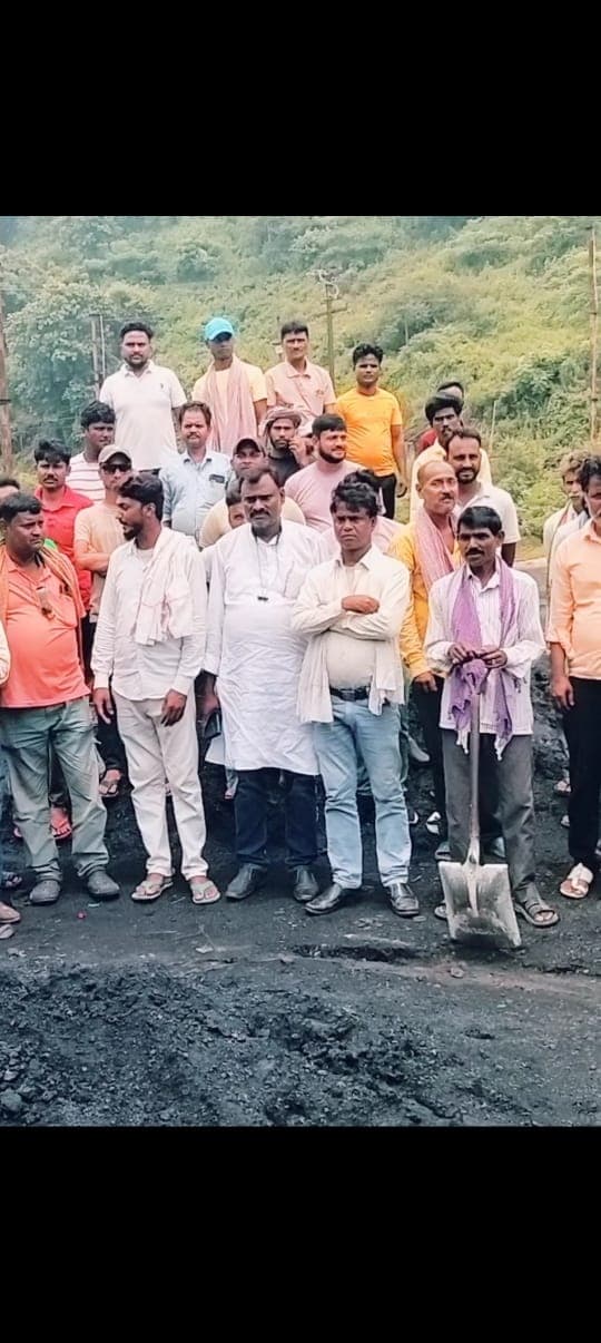 Bokaro News : स्लरी लोकल सेल चालू करने की मांग को लेकर धरना