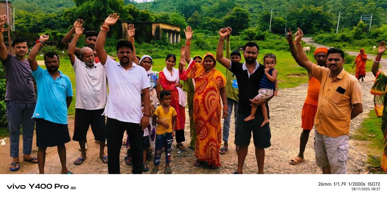 Giridih News: बस स्टेंड में कचरा फेंकने का किया विरोध