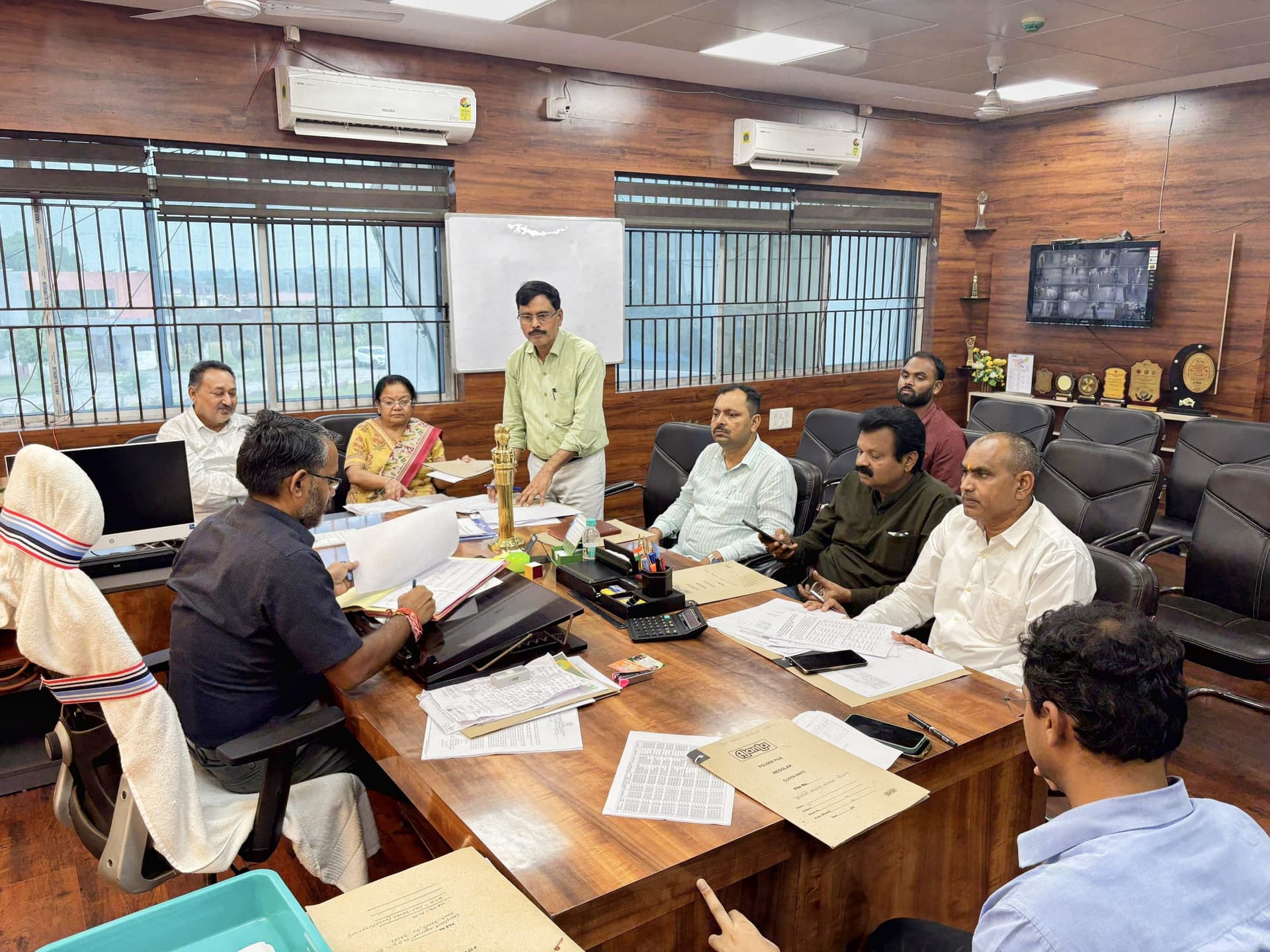 Giridih News :मुख्यमंत्री स्वास्थ्य सहायता योजना की कार्य प्रगति की समीक्षा