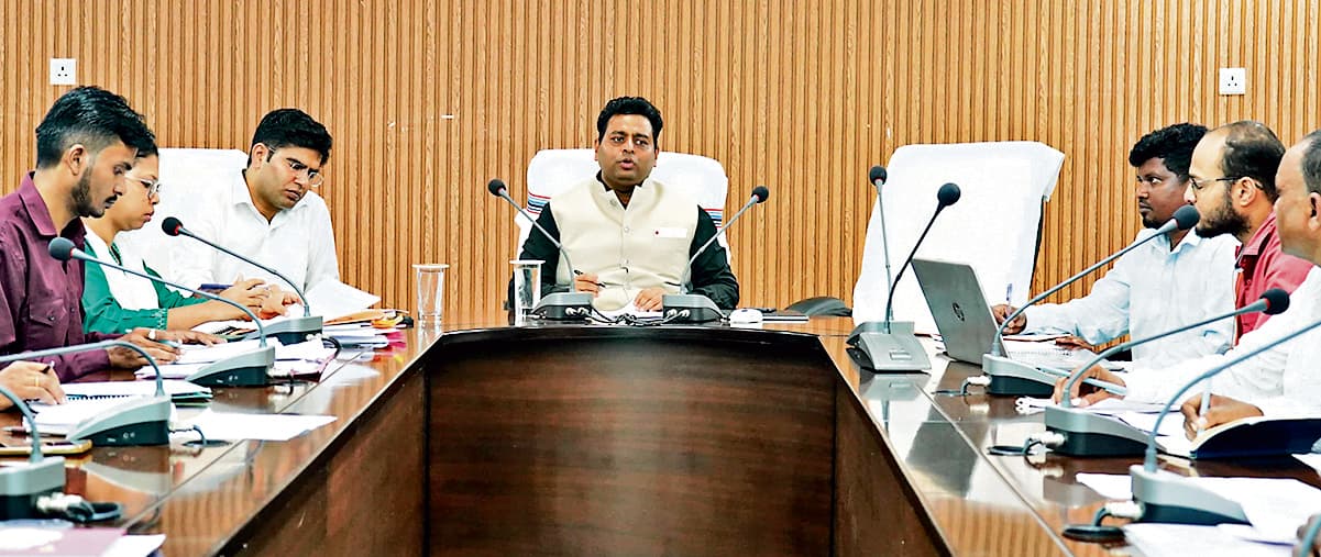 Chaibasa News : झींकपानी व टोंटो के पदाधिकारी को शो-कॉज