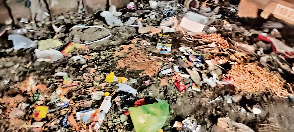 Jharsuguda News: एक महीने से नहीं आ रही कचरा गाड़ी, कई वार्डों में सफाई व्यवस्था चरमरायी