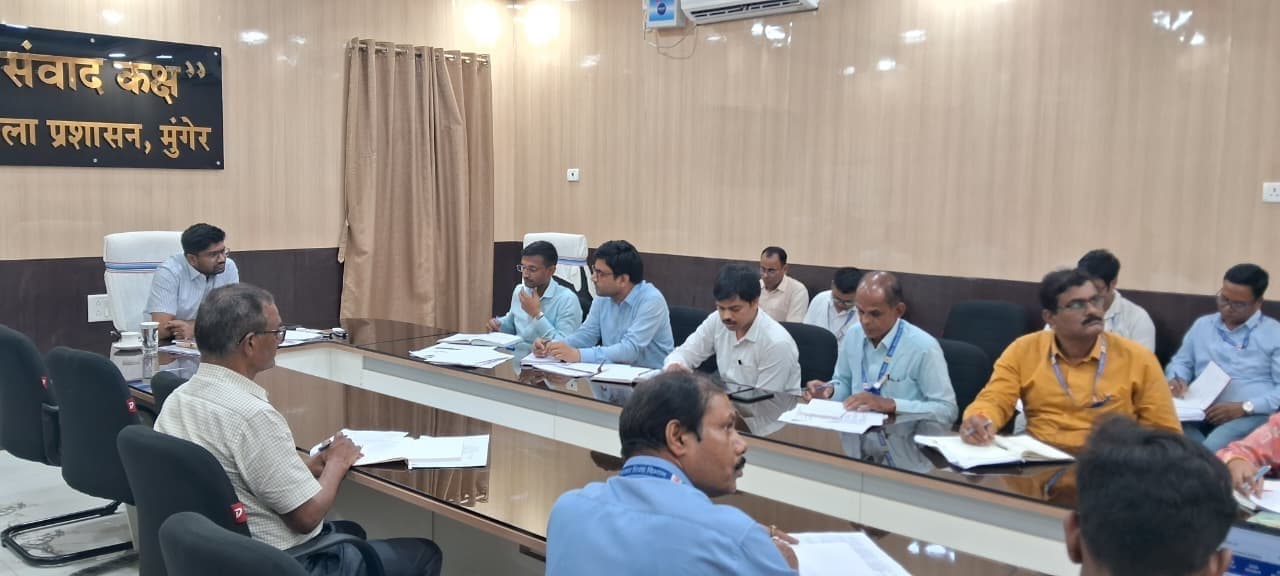विद्यालय में शत-प्रतिशत सुनिश्चित करे नामांकन