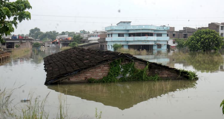 Bhagalpur News: राहत शिविर में व्यवस्था 500 पीड़ित की, पहुंचे हैं हजार से अधिक