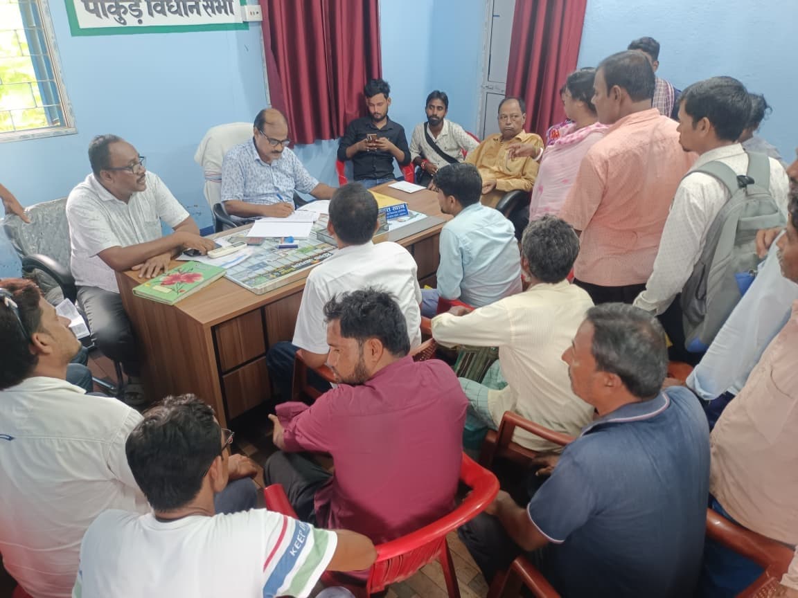 विधायक प्रतिनिधि ने सुनी लोगों की समस्याएं