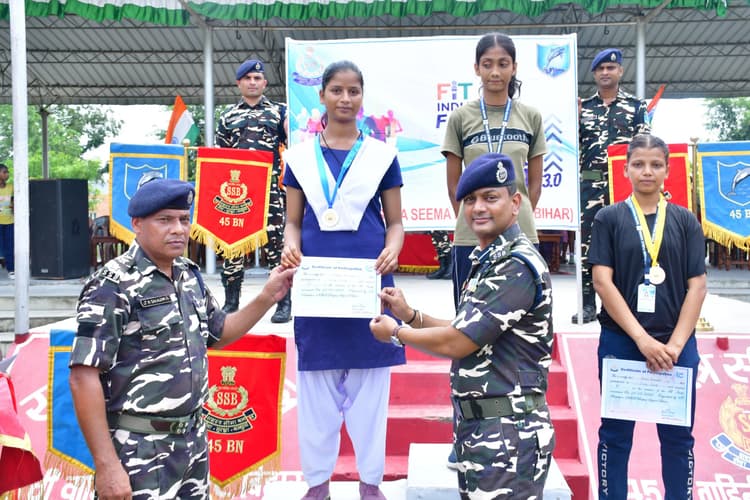 45वीं वाहिनी की ओर से अंतर-विद्यालय खेलकूद का हुआ आयोजन , सफल प्रतिभागियों को किया गया सम्मानित