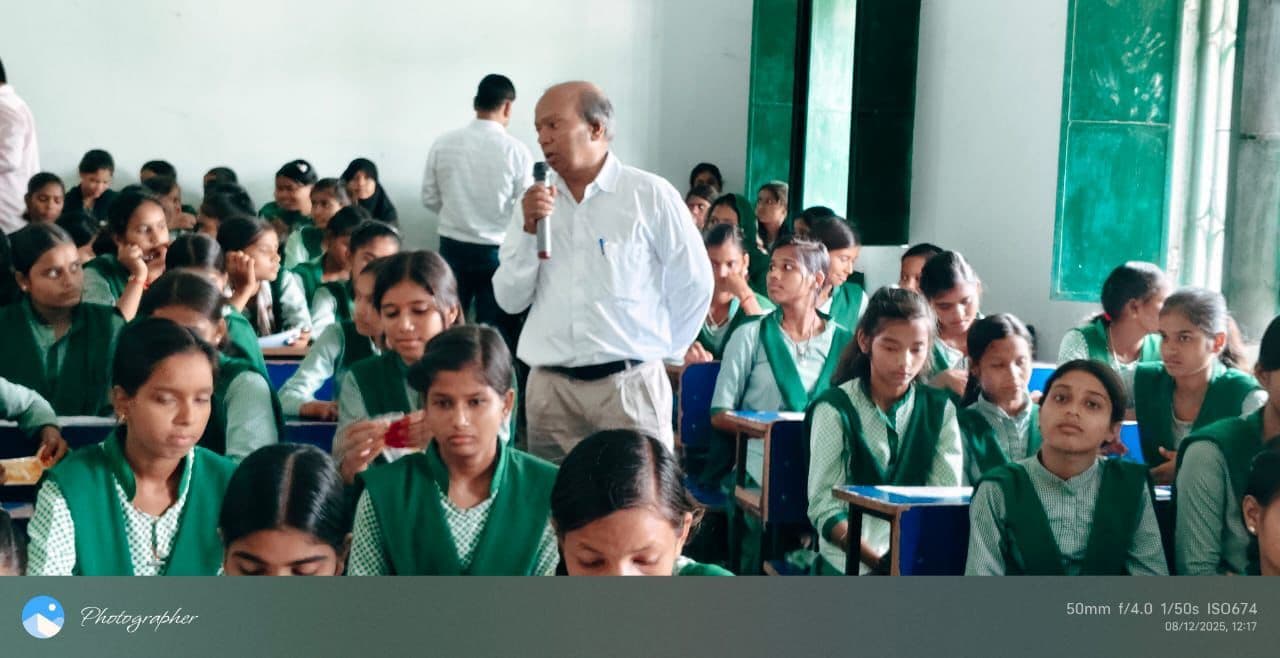 छात्राओं को टीबी से बचाव की दी गयी जानकारी