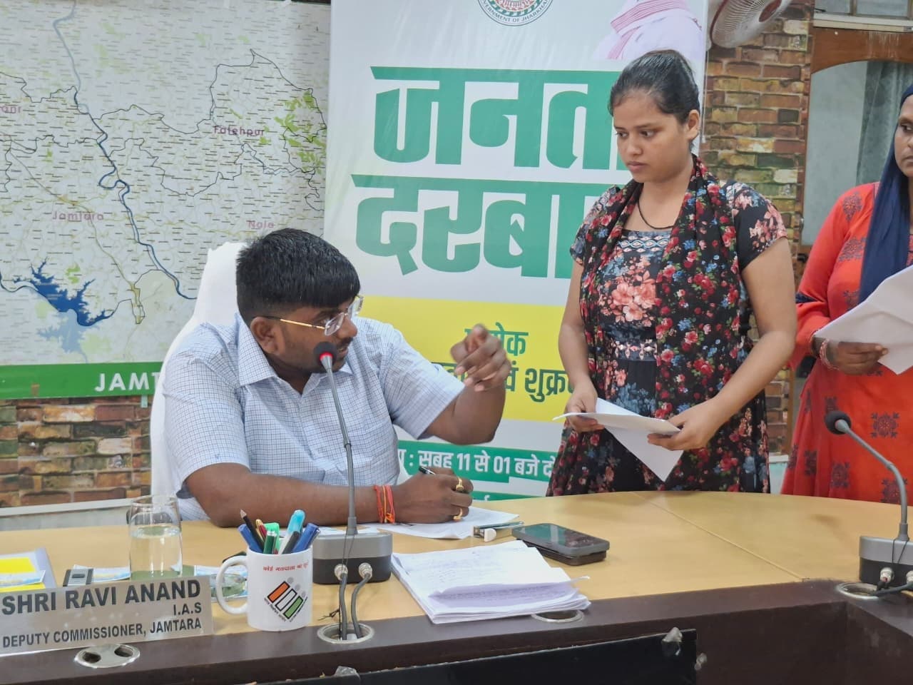 100 से ज्यादा लोगों ने डीसी के समक्ष रखी अपनी समस्याएं