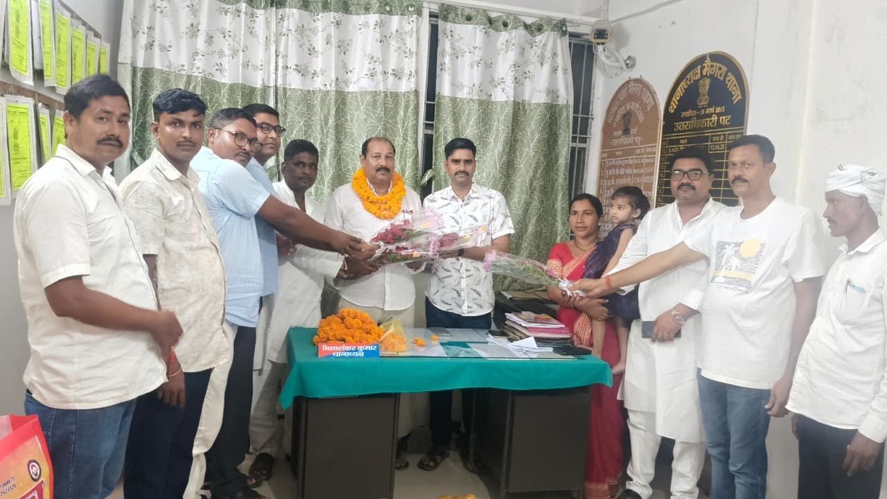 एसआइ कैलाश मनी तिवारी को मैगरा थाना से भावपूर्ण विदाई