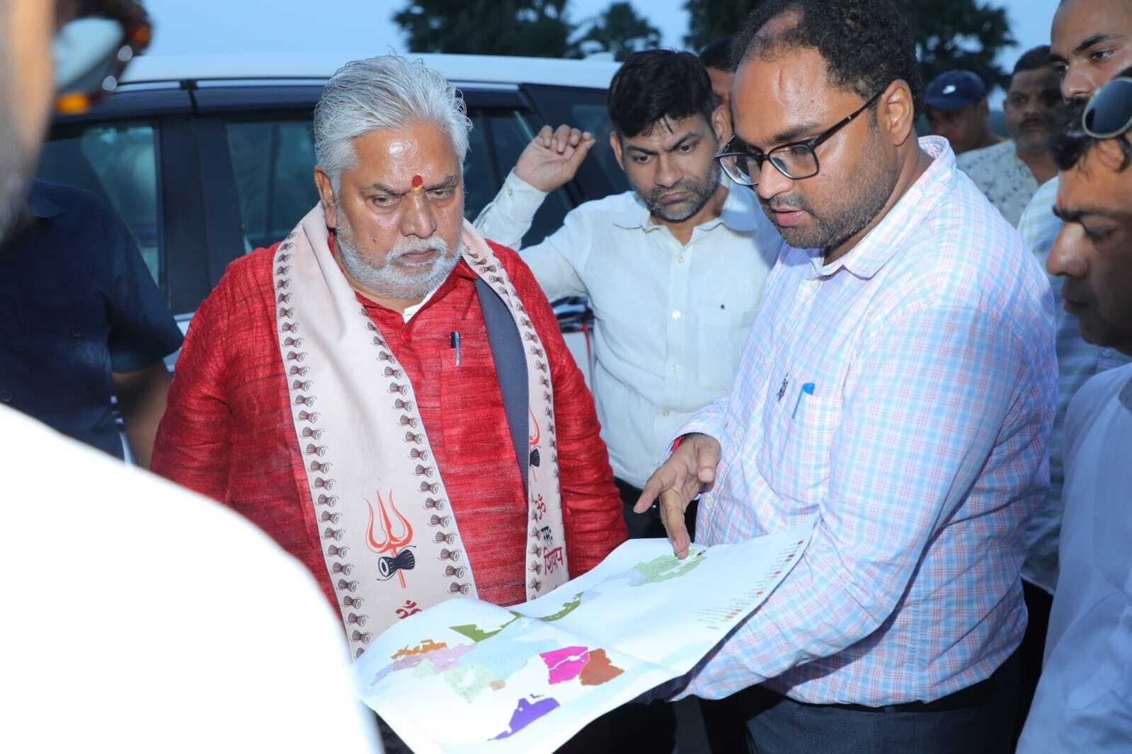 मंत्री ने सहकारिता कॉलेज व प्रशिक्षण केंद्र के लिए उपलब्ध भूमि का निरीक्षण किया