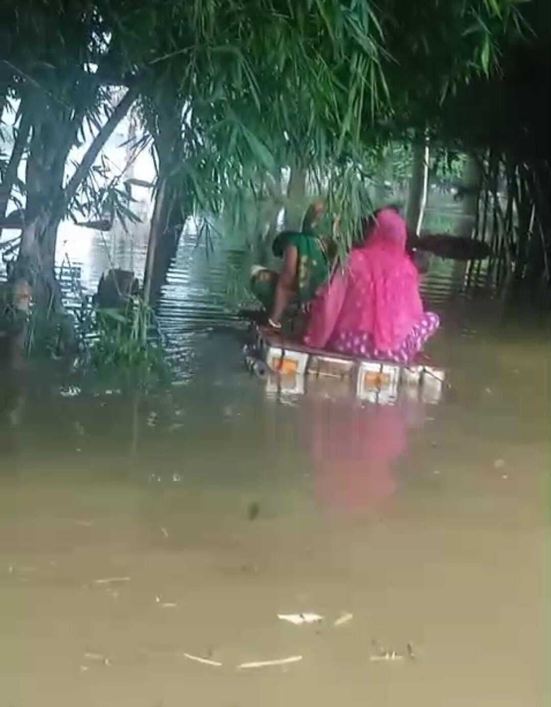 बाढ़ में लखीसराय सदर अंचल का अमहरा पंचायत भगवान भरोसे