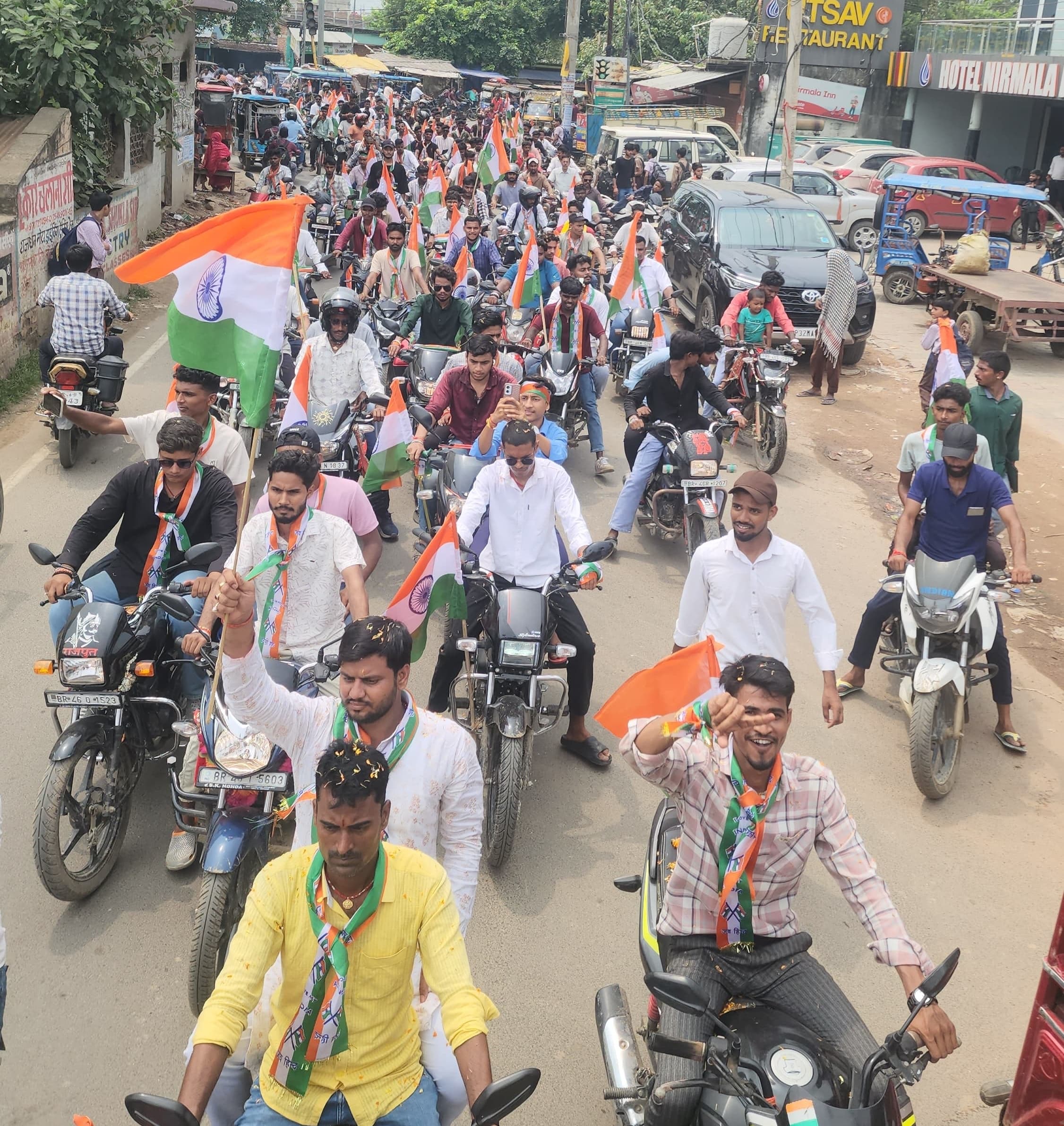 देश प्रेम के साथ आत्मनिर्भरता के लिए एकजुट होना जरूरी