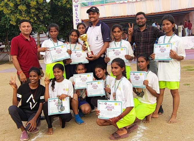 शंभुगंज के उच्च विद्यालय पिपरा की टीम जिला स्तरीय कबड्डी प्रतियोगिता में रहे विजेता