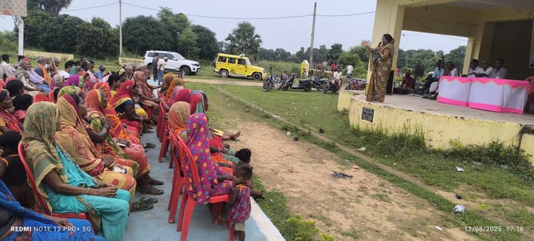 पकरिया में बिहार बदलाव सभा आयोजित, महिलाओं ने ली बढ़चढ़ हिस्सेदारी