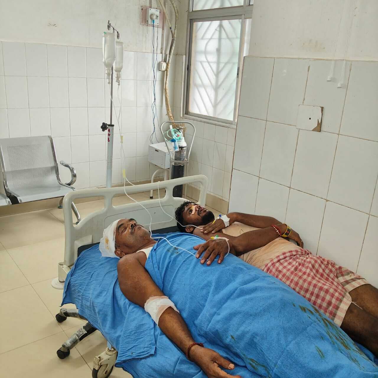 जमीन विवाद में झडप, एक दर्जन लोग घायल