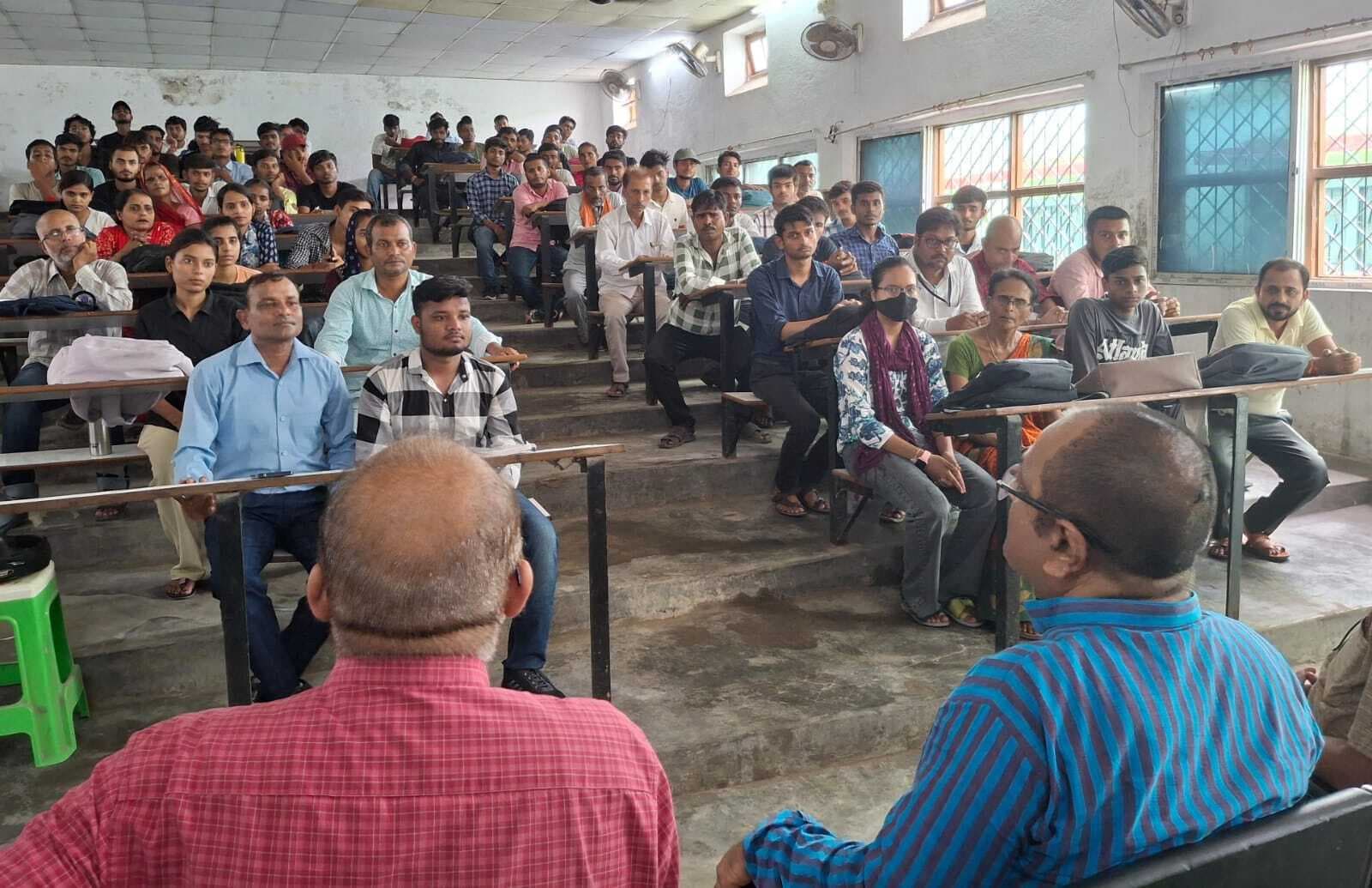 Darbhanga News: छात्रों की शैक्षणिक प्रगति, अनुशासन और कैरियर मार्गदर्शन में अभिभावकों एवं शिक्षकों की साझी भागीदारी जरूरी