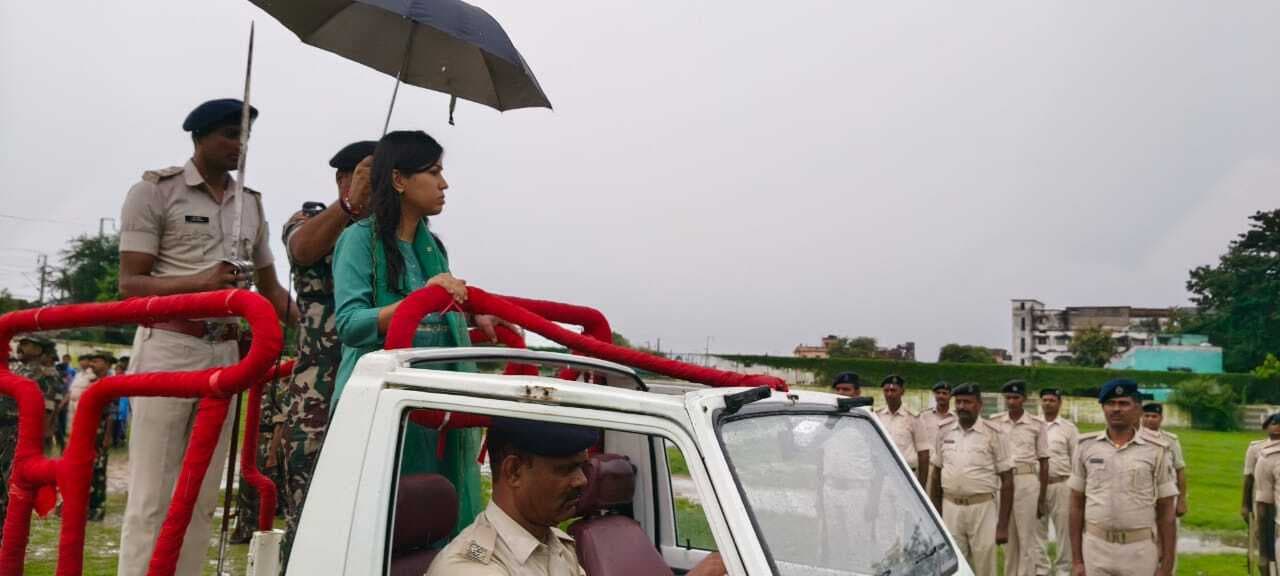 स्वतंत्रता दिवस का  हुआ परेड पूर्वाभ्यास, डीएम ने ली सलामी